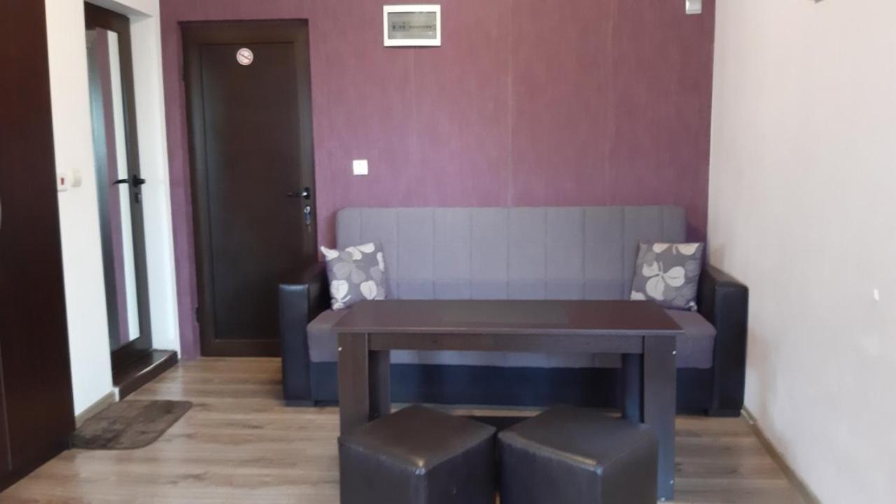 Guest House Bulgari Kazanlak Ngoại thất bức ảnh