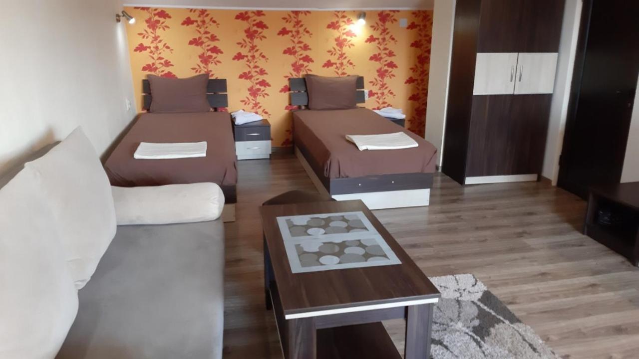 Guest House Bulgari Kazanlak Ngoại thất bức ảnh